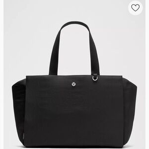 lululemon triple compartment tote bag 18l

Used in excellent condition